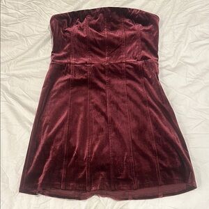 Elegant Burgundy Velvet Strapless Dress